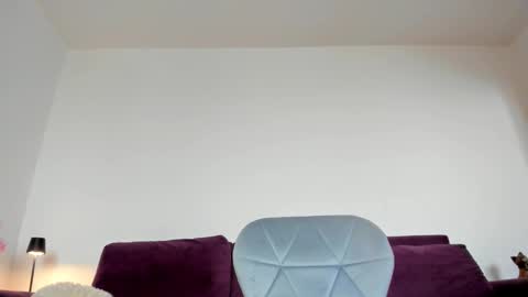 Emma online show from November 2025 09:14:02 AM