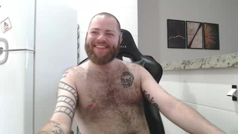 Snapshot of hornyhairy_bi chatting on October 2025 09:05:02 PM Harry online show from October 2025 09:05:02 PM