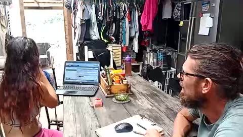 Nix  D online show from October 2025 10:49:02 AM