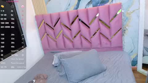 Valentina  online show from September 2025 12:52:01 PM