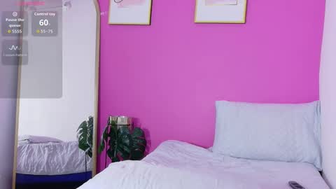 Natasha  online show from October 2025 06:39:02 PM