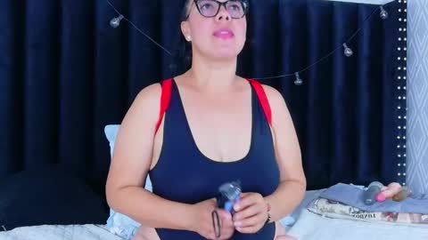 Natasha  online show from January 2026 07:04:01 PM