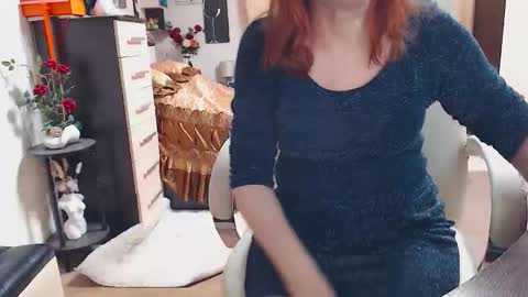 Aimi online show from November 2025 06:37:02 PM