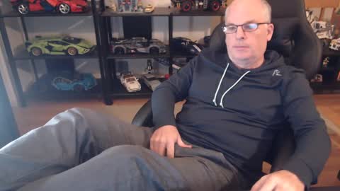 hornynthick70 online show from December 2024 01:03:02 AM