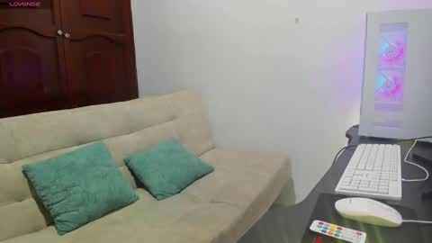 ronald and victoria online show from December 2024 03:04:02 AM