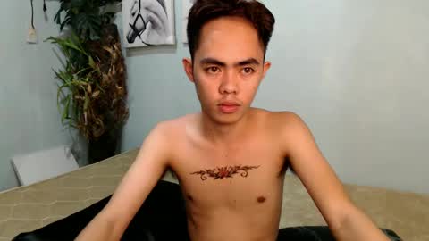 Snapshot of hot_8inchtwink chatting on December 2024 10:17:01 AM Rylle online show from December 2024 10:17:01 AM