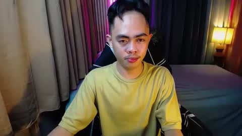 Snapshot of hot_8inchtwink chatting on November 2025 12:46:01 AM Rylle online show from November 2025 12:46:01 AM