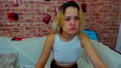 Snapshot of hot___jess chatting on September 2025 04:23:01 AM Jessica online show from September 2025 04:23:01 AM