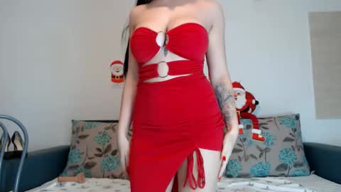 Sarah online show from December 2025 08:17:01 PM