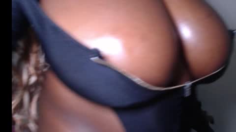 Snapshot of hot_choco2 chatting on September 2025 07:38:01 PM Coco online show from September 2025 07:38:01 PM