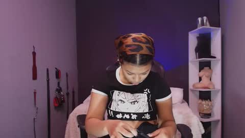 hot chocolate 4u online show from November 2025 12:16:01 PM