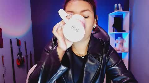 hot chocolate 4u online show from November 2025 12:27:01 PM