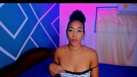 Snapshot of hot_couple07_ chatting on September 2025 06:39:01 AM Hot Couple online show from September 2025 06:39:01 AM