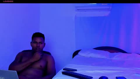 Snapshot of hot_couple07_ chatting on October 2025 03:40:01 AM Hot Couple online show from October 2025 03:40:01 AM