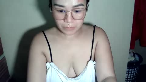 Snapshot of hot_emma1112 chatting on June 2026 07:11:01 AM hot_emma1112 online show from June 2026 07:11:01 AM