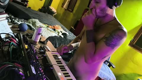 Snapshot of hot_fellow chatting on December 2024 01:02:02 AM Hot Fellow online show from December 2024 01:02:02 AM