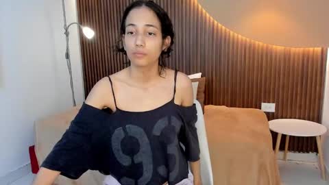 Snapshot of hot_little_bunny chatting on December 2024 08:50:01 PM Alana online show from December 2024 08:50:01 PM