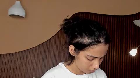 Snapshot of hot_little_bunny chatting on December 2024 09:35:01 PM Alana online show from December 2024 09:35:01 PM