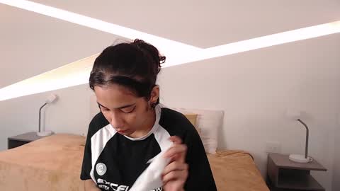 Snapshot of hot_little_bunny chatting on December 2024 08:40:01 PM Alana online show from December 2024 08:40:01 PM