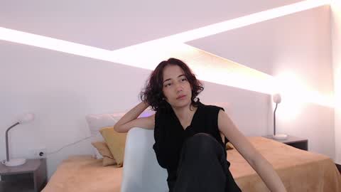 Snapshot of hot_little_bunny chatting on December 2024 09:33:01 PM Alana online show from December 2024 09:33:01 PM