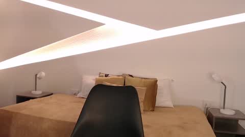 Snapshot of hot_little_bunny chatting on January 2025 07:35:01 PM Alana online show from January 2025 07:35:01 PM