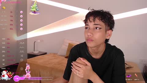 Snapshot of hot_little_bunny chatting on January 2025 11:53:02 PM Alana online show from January 2025 11:53:02 PM