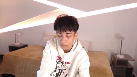 Snapshot of hot_little_bunny chatting on January 2025 08:56:02 PM Alana online show from January 2025 08:56:02 PM