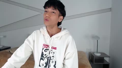 Snapshot of hot_little_bunny chatting on January 2025 12:01:01 AM Alana online show from January 2025 12:01:01 AM