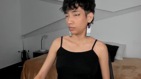 Snapshot of hot_little_bunny chatting on February 2025 11:37:02 PM Alana online show from February 2025 11:37:02 PM