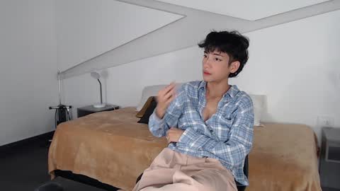 Snapshot of hot_little_bunny chatting on February 2025 09:40:01 PM Alana online show from February 2025 09:40:01 PM