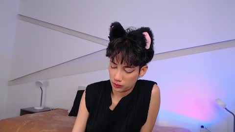 Snapshot of hot_little_bunny chatting on February 2025 08:42:02 PM Alana online show from February 2025 08:42:02 PM