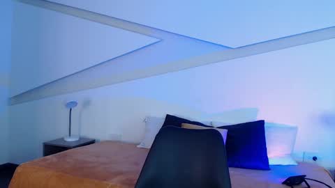 Snapshot of hot_little_bunny chatting on February 2025 09:14:01 PM Alana online show from February 2025 09:14:01 PM