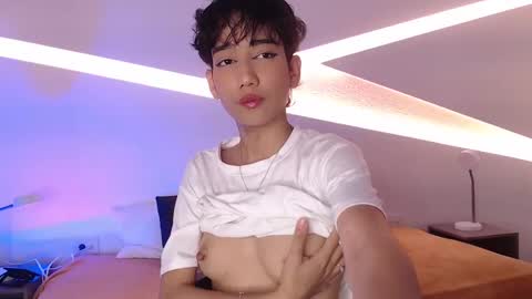 Snapshot of hot_little_bunny chatting on February 2025 08:14:02 PM Alana online show from February 2025 08:14:02 PM