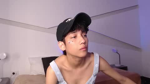 Snapshot of hot_little_bunny chatting on February 2025 12:10:01 AM Alana online show from February 2025 12:10:01 AM