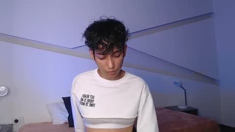 Snapshot of hot_little_bunny chatting on February 2025 09:33:02 PM Alana online show from February 2025 09:33:02 PM