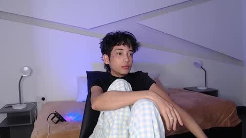 Snapshot of hot_little_bunny chatting on March 2025 12:53:01 AM Alana online show from March 2025 12:53:01 AM