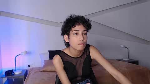 Snapshot of hot_little_bunny chatting on March 2025 08:53:02 PM Alana online show from March 2025 08:53:02 PM