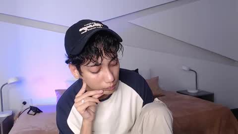 Snapshot of hot_little_bunny chatting on March 2025 09:17:01 PM Alana online show from March 2025 09:17:01 PM