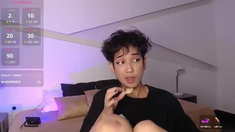 Snapshot of hot_little_bunny chatting on March 2025 12:00:02 AM Alana online show from March 2025 12:00:02 AM