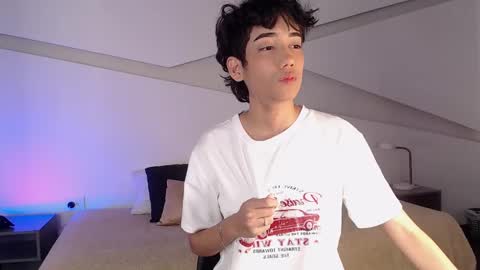 Snapshot of hot_little_bunny chatting on March 2025 12:53:01 AM Alana online show from March 2025 12:53:01 AM