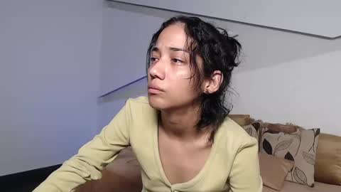 Snapshot of hot_little_bunny chatting on September 2025 08:23:01 PM Alana online show from September 2025 08:23:01 PM