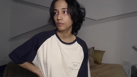 Snapshot of hot_little_bunny chatting on September 2025 08:35:01 PM Alana online show from September 2025 08:35:01 PM