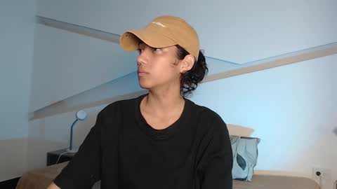 Snapshot of hot_little_bunny chatting on October 2025 09:02:01 PM Alana online show from October 2025 09:02:01 PM