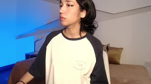 Snapshot of hot_little_bunny chatting on October 2025 09:06:01 PM Alana online show from October 2025 09:06:01 PM