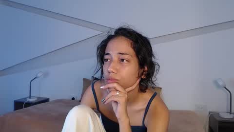 Snapshot of hot_little_bunny chatting on October 2025 09:36:02 PM Alana online show from October 2025 09:36:02 PM