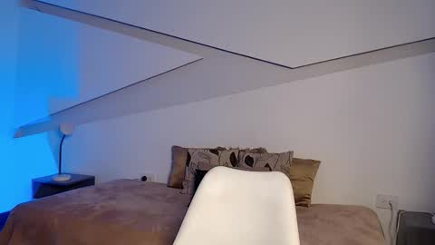 Snapshot of hot_little_bunny chatting on November 2025 09:48:01 PM Alana online show from November 2025 09:48:01 PM