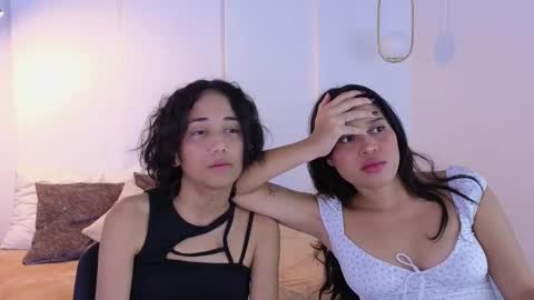 Snapshot of hot_little_bunny chatting on November 2025 09:24:02 PM Alana online show from November 2025 09:24:02 PM