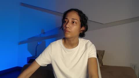 Snapshot of hot_little_bunny chatting on November 2025 08:47:01 PM Alana online show from November 2025 08:47:01 PM