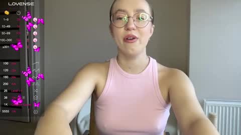 Lina online show from December 2024 08:33:01 AM