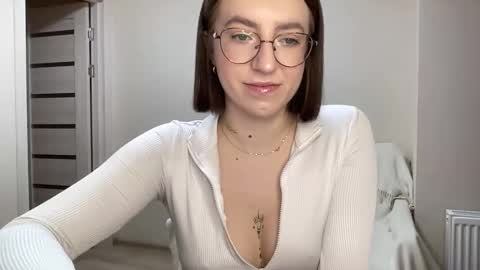 Lina online show from December 2024 02:11:02 PM